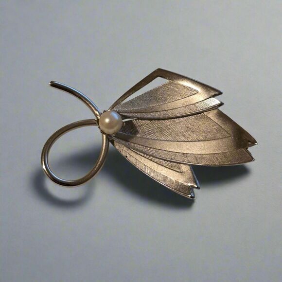 Vintage Silver Tone Brooch - Picture 1 of 2